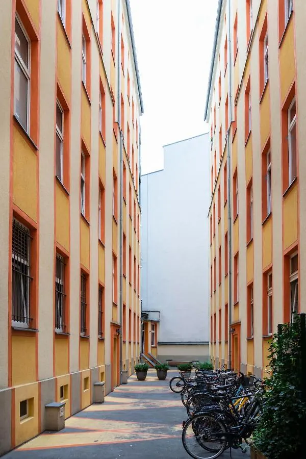 Rosenthaler Calling - Rooftop Apartment Berlin